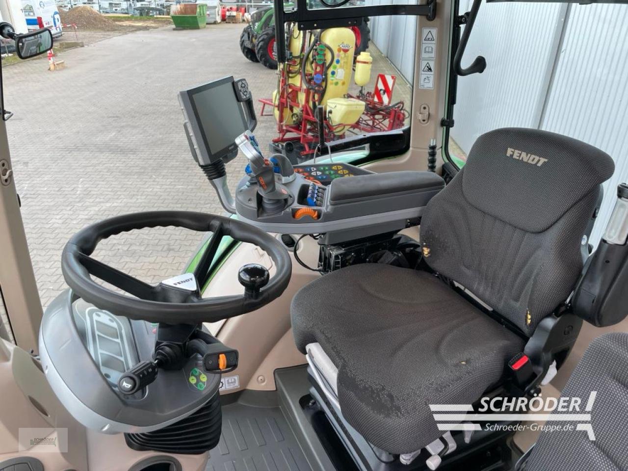 Traktor типа Fendt 724 VARIO S4 PROFI PLUS | RTK + VRC, Gebrauchtmaschine в Wildeshausen (Фотография 11)